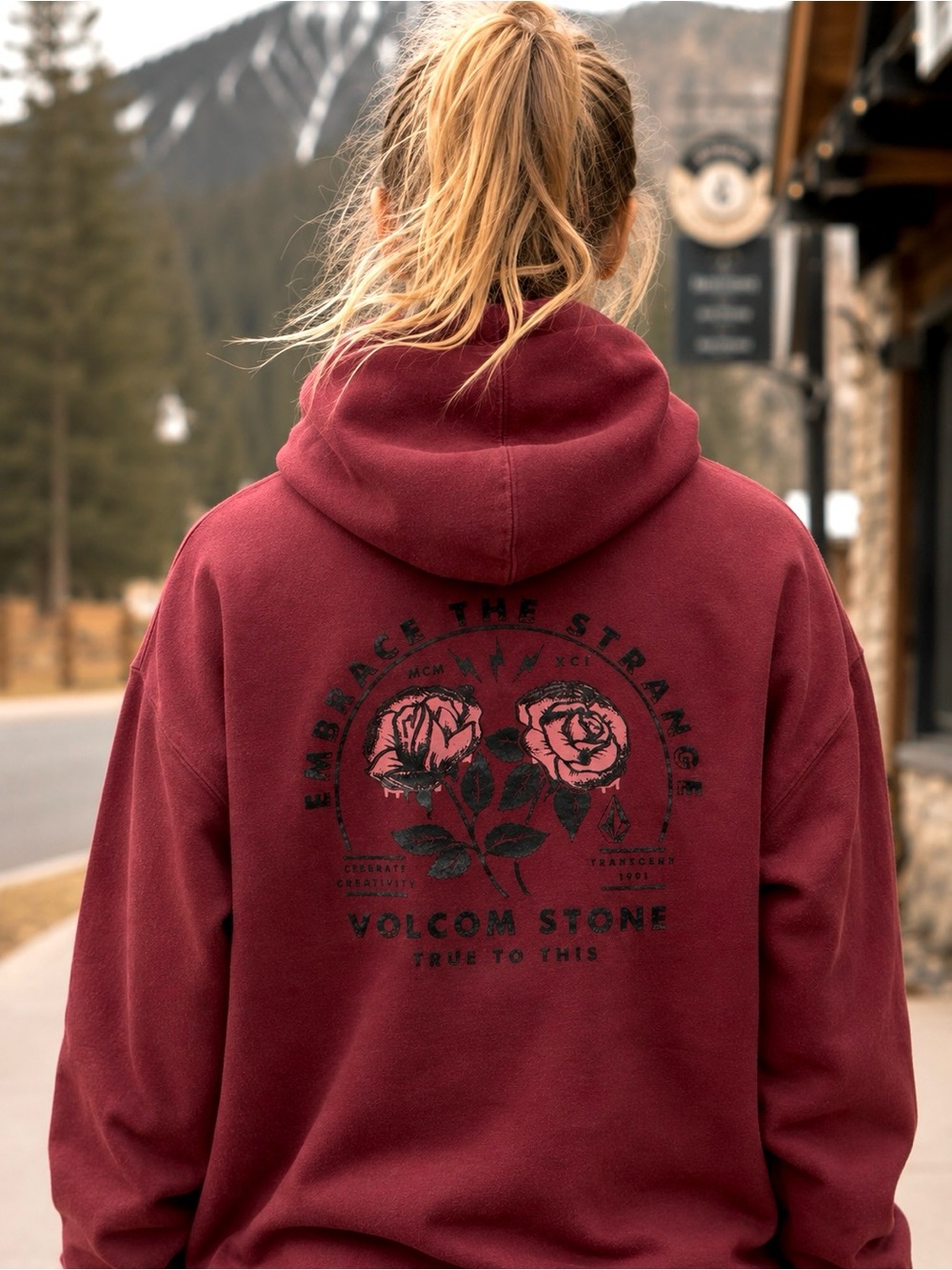 Volcom Graphic Rose Snowboard Hoodie Thumb Hole Sweatshirt Medium